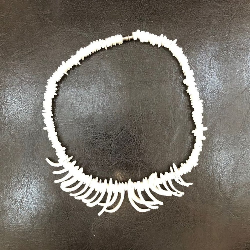 Vintage Puka shell surfer necklace